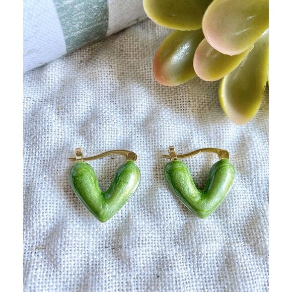 New Green Enamel & Gold Tone Puffy Heart Retro 80s Style Huggie Hoop Earrings - Picture 4 of 5